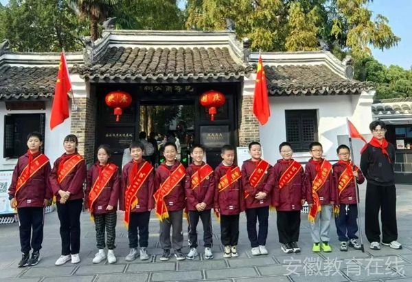 �����������F����У�^�_չ�����������`���