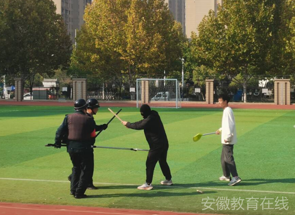 �Ϸ��н�����С�W�_չ���ַ��������ݾ�