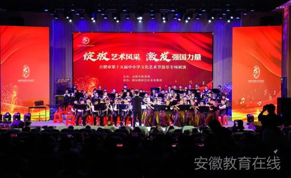 �ώ���С�ܘ��F���ӺϷ��е�ʮ�����С�W�Ļ�ˇ�g����������չ��