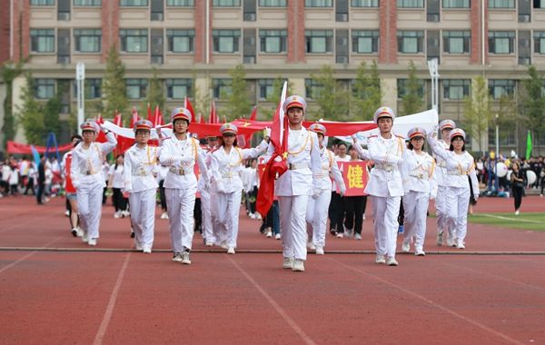 �ƄӸ����A�ΌW(xu��)У���ӻ��l(f��)չ