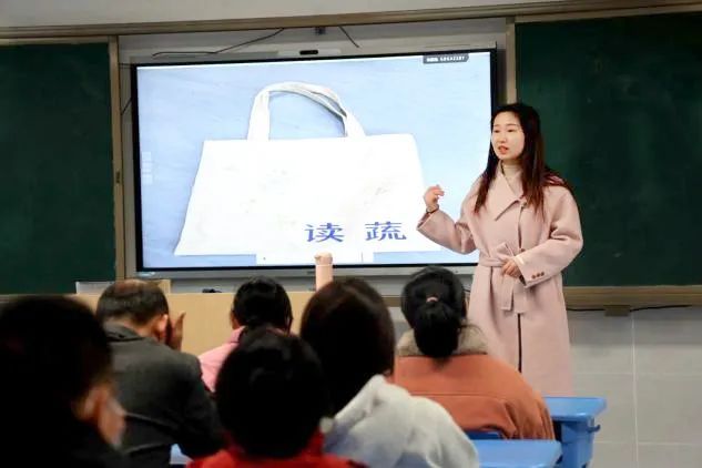 �Ϸʎ�����С�������F(tu��n)�L�S��У�����ۼ�У�������������L��ƪ