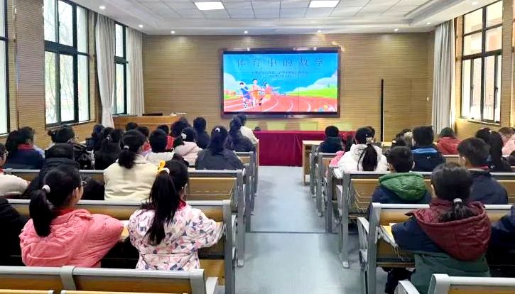 �Ϸ��а��c·����С�W�`ϪУ�^�����硱�W��֮������Ʒ�����W֮Ȥ