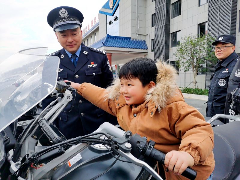 �����׃��@�ِ��A���ֈ@�_չ���M���I������`