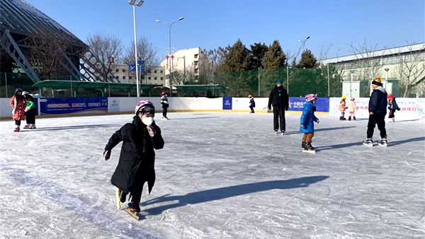 ����ʡ��С�W(xu��)У�����O(sh��)���g��ѩ�\(y��n)��(d��ng)Ӗ(x��n)���ң���(ch��ng)��