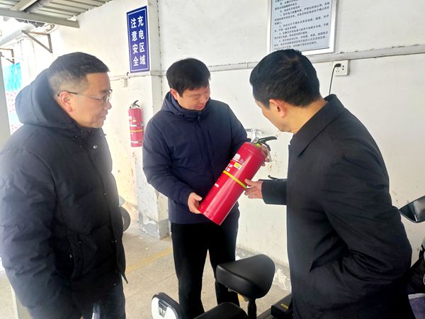 ����С�W(xu��)�Ų��ǰУ�@��ȫ�[��