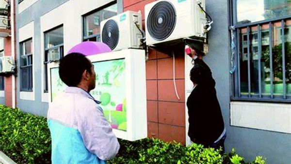 ���K�A�܃|Ԫ����Y���W���b���{