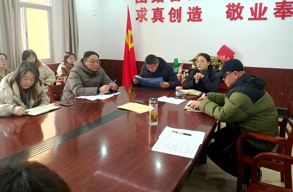 ����С�W���й�������‌�۽�AI�x�ܣ����L�����{�D