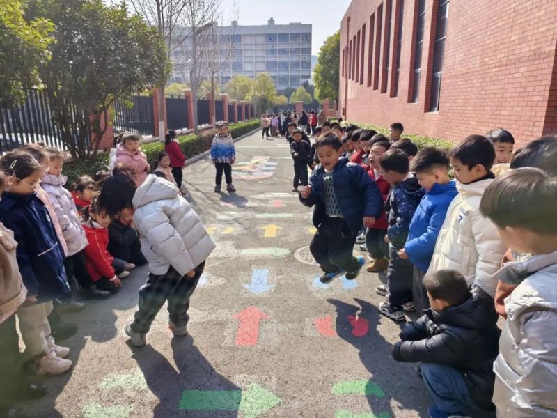 �Ϸ��а��c·����С�W�`ϪУ�^�������š� ���`Ϫ���n�g�`����