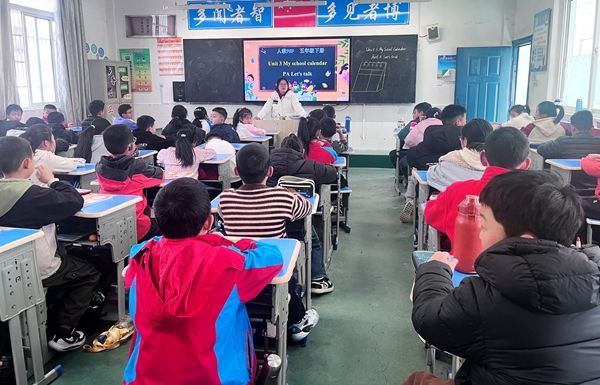 ʮ�����ČWУ�����T �n���B�_չ ���M�̌W���|��Ч