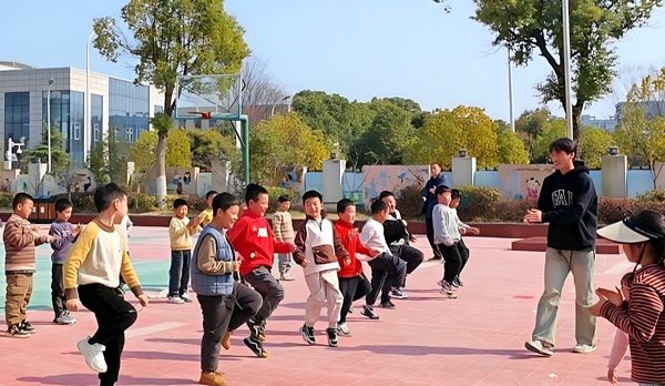 ʮ�����ČWУ�������T �n�ٽ̌W�|������