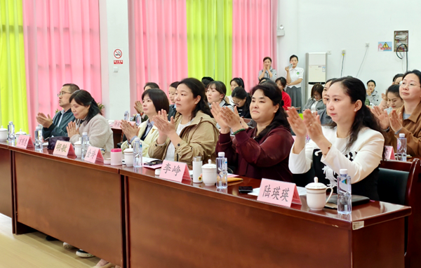 �Ϸ��а��c·�׃��@�������F��ͯ�ĝ����� ��������