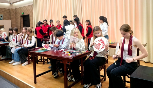 �ж�W(xu��)У�������� �_(k��i)������������ƪ