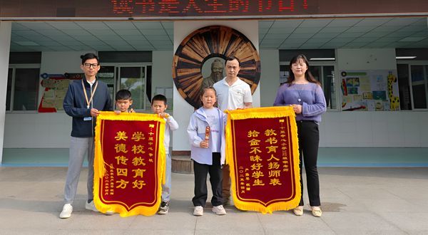 ʮ�����ČWУ������ʰ����  ���e��ů����