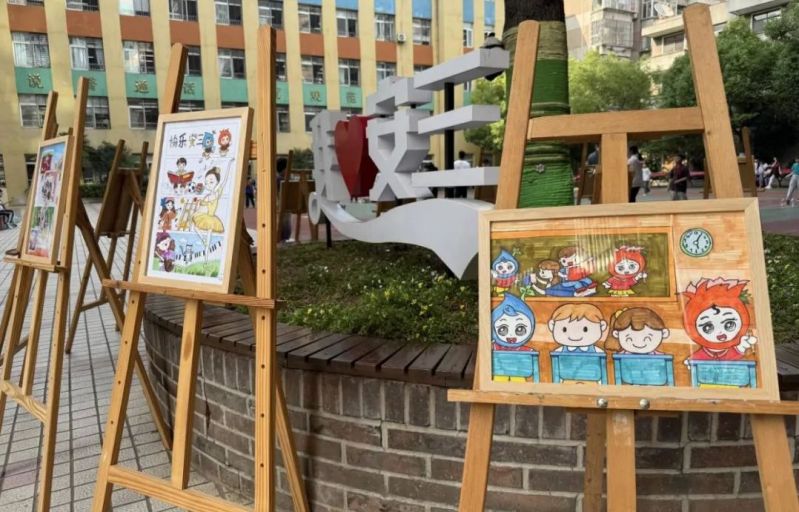 �Ϸ��а��c·����С�W��ͯ���L�� ˇ���w�P