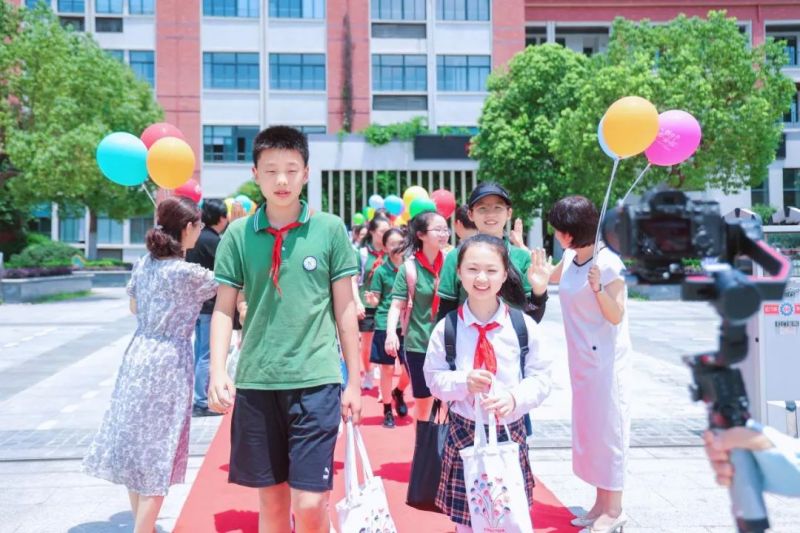 �Ϸ��а��c·����С�W�e��2025�î��I��Y