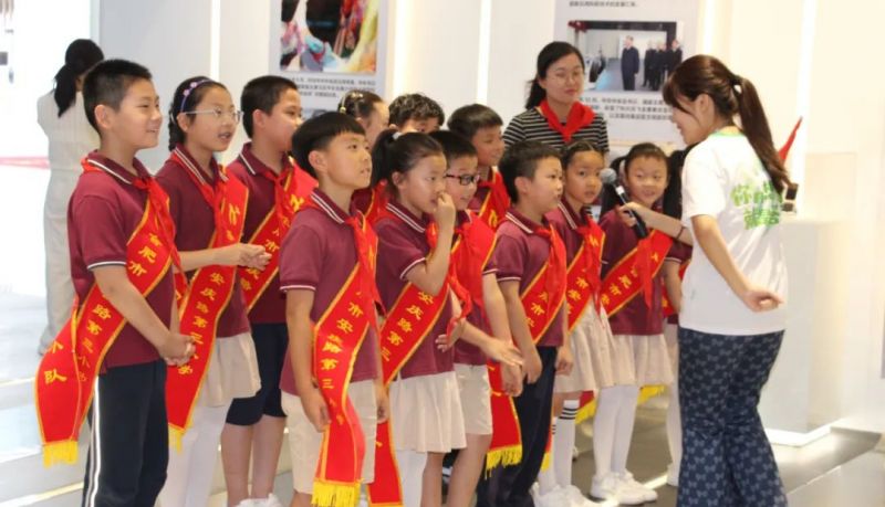 ���c·����С�W��̽AI�Ƽ��W�� �������tɫ���}