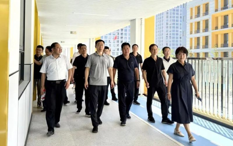 �Ϸ��а��c·����С�W(xu��)���\У�^(q��)���I(l��ng)��(d��o)�P(gu��n)��ůУ�@���{(di��o)���x�܆��³�