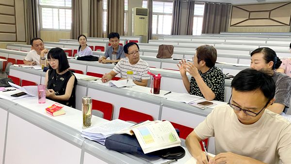 �������n�á��n����ӑ�ڰ��c����С�W�e��