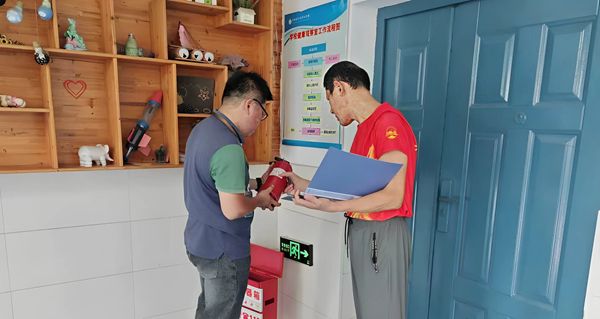 ʮ�����ČWУ�_չ��ȫ��헙z��