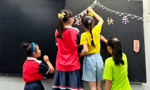 ʮ�����ČWУ�����̎��������V������