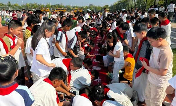 ��(d��ng)Ϳ�h�_�W(xu��)����ġ��o(h��)�硱�n����У���L�Gɫ��x���L�D