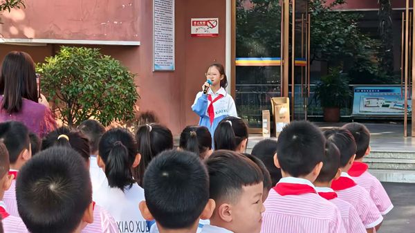 ����С�W��25��У�@�Ƽ����_Ļ