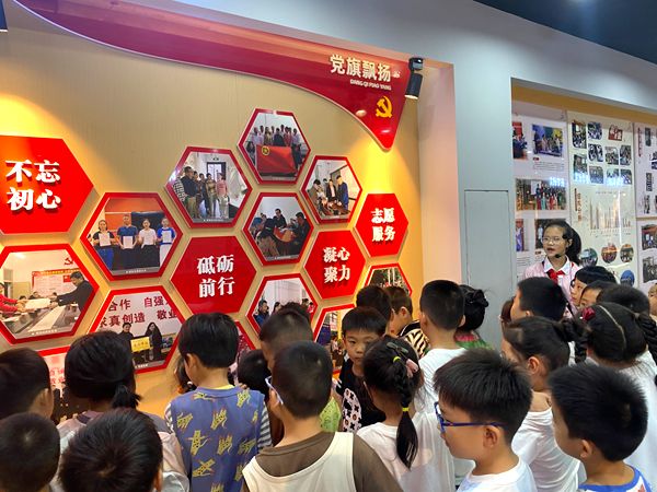 ����С�W��Уʷ�^�c��һ�꼉�������L·