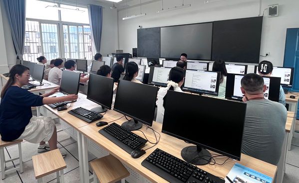 ʮ�����ČWУ�e���˹����ܽ������}��Ӗ