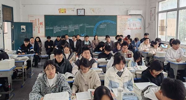 �~�����_չ�����������ͽ����l����ӣ��Ƅӳ��l����һ�w����̽�������B���n��