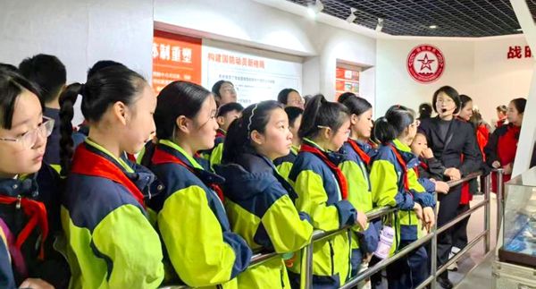 �R��·С�W���ƶ����ꡱ���ഺ֮����������֮�s