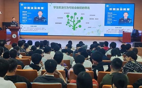 �Ϸ�һ�����ЌW(xu��)�����W(xu��)������ �o(h��)�ഺ���L