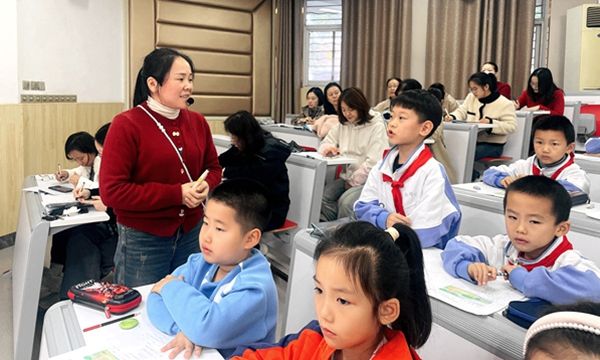 AI�x�ܔ�(sh��)�W(xu��)�n�ã�����С�W(xu��)̽���ǻ۽̌W(xu��)�·�ʽ