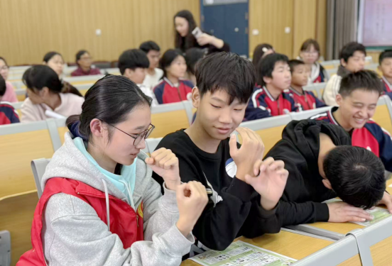 �c���������ʣ����o��ҕ���� ���������t�ƴ�W־Ը�����M��������������WУ�_չ�����o�����}���