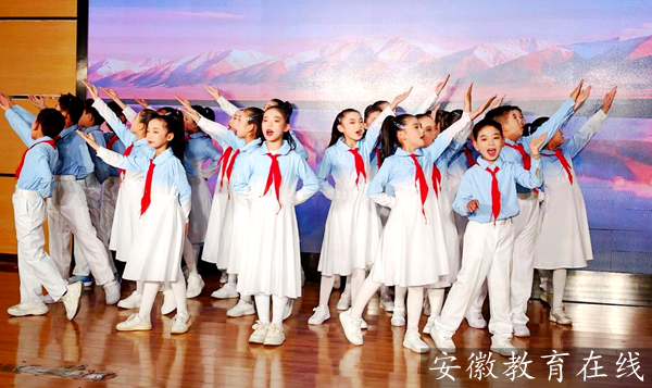 �Ϸ�����ɽС�W(xu��)�ڰˌý�(j��ng)���b�xչ�݈A�M�e��