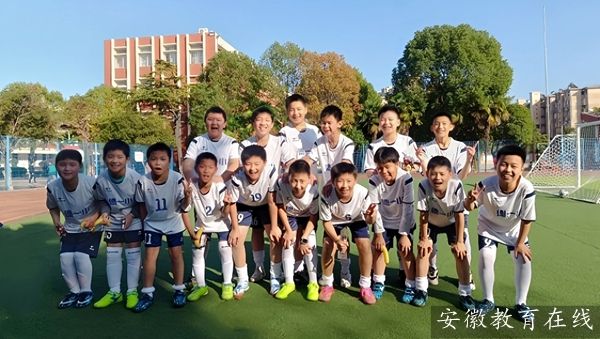 �r�������ٵ������·��һС�WU12�����Z���^�^����ِ��܊