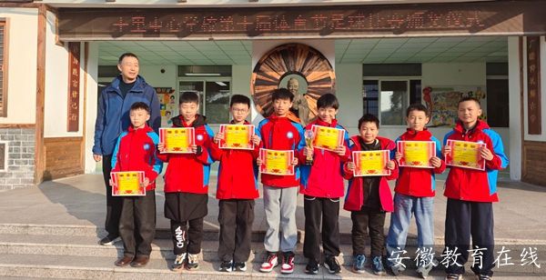 ʮ�����ČWУ�e�е�ʮ���w�����]Ļʽ���C���xʽ