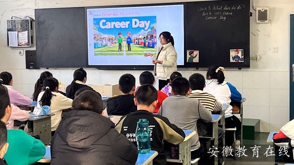 ʮ�����ČWУӢ�Z�n����ӑ���龳�x���n�������`�^�����|