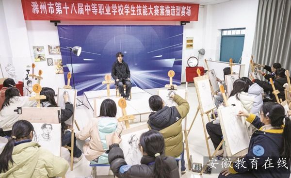 ���������ഺ���ܡ���δ�� ���������е�ʮ�ˌ��е��I�WУ�W�����ܴ�ِ�A�M��Ļ