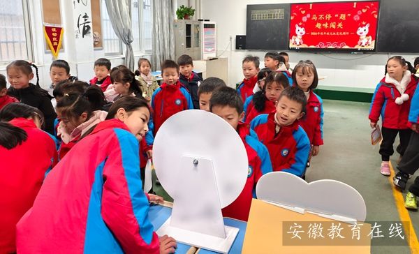 ʮ�����ČWУ�_չһ���꼉��ĩ�o�����y�u